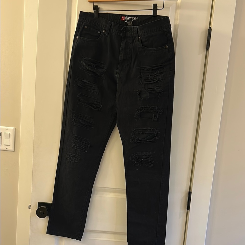 Men’s never worn distressed denim jeans